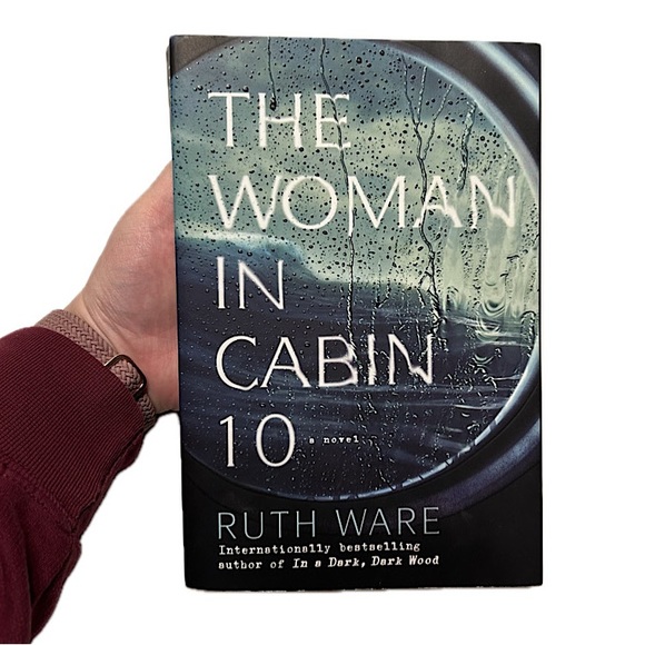THE WOMAN IN CABIN 10 by Ruth Ware 📚 Paperback Book - Picture 1 of 5